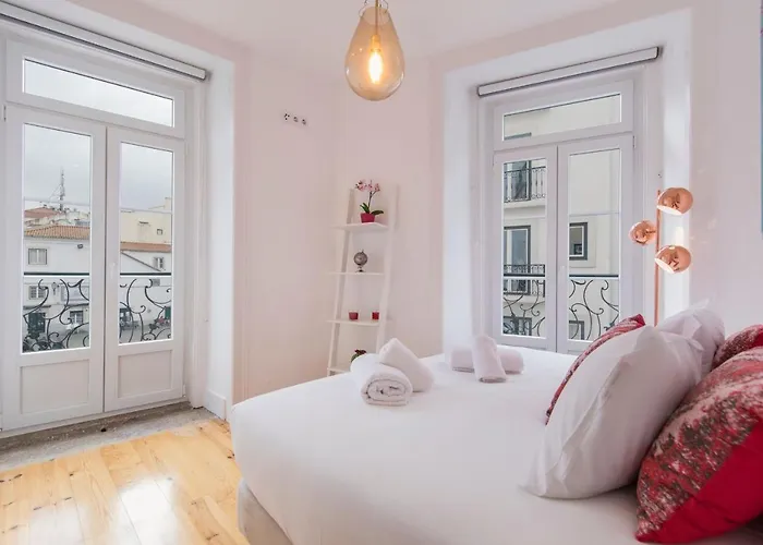 Lovelystay - Lusitano's Heart 2bdr In Alfama Apartament *