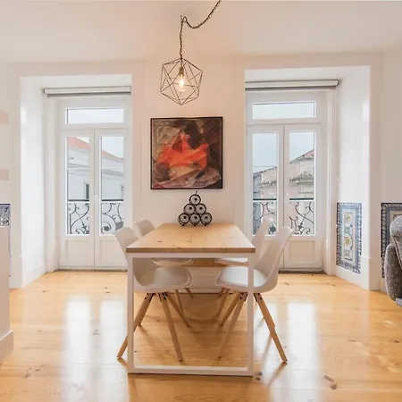 Lovelystay - Lusitano's Heart 2bdr In Alfama Apartment Lisbon