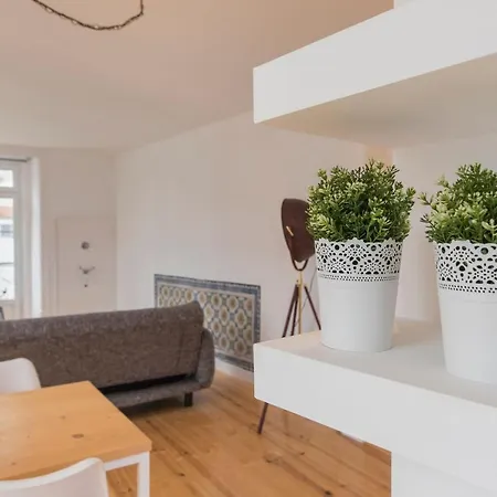 Lovelystay - Lusitano's Heart 2bdr In Alfama Apartment