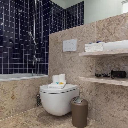 شقة Lovelystay - Lusitano's Heart 2bdr In Alfama *