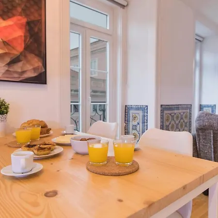 Lovelystay - Lusitano's Heart 2bdr In Alfama Apartment
