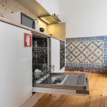 Lovelystay - Lusitano's Heart 2bdr In Alfama *